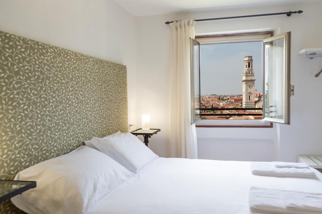 Casa Corvina Appartement Verona Buitenkant foto