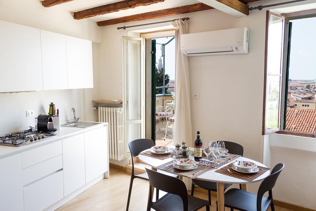 Casa Corvina Appartement Verona Buitenkant foto