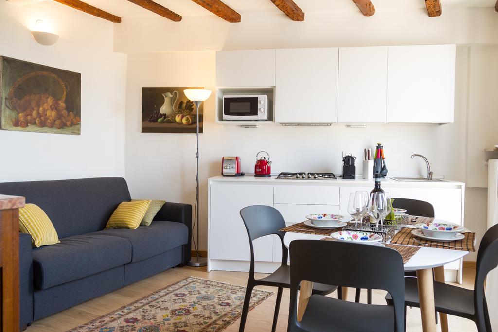 Casa Corvina Appartement Verona Buitenkant foto